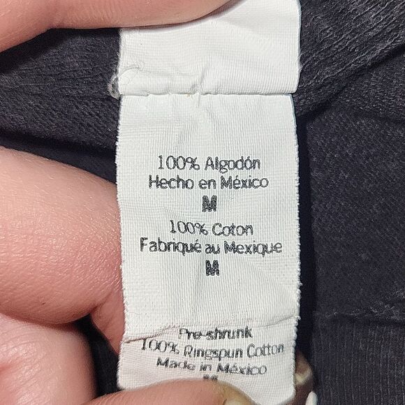 GRAPHIC novelty tee - Picture 3 of 3